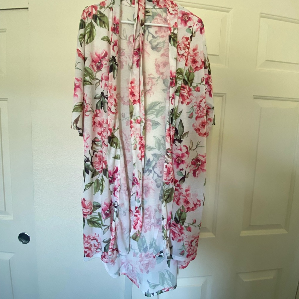 Show Me Your Mimi high/low robe